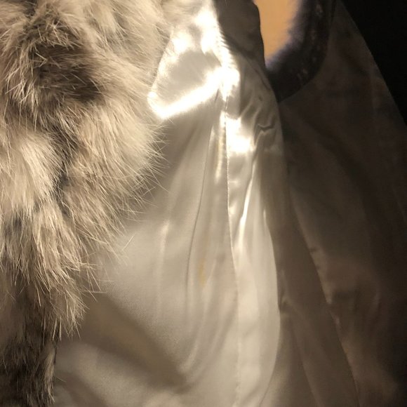 Cache Metallic Leather Fur Vest Diagonal Zipper Lined $278 NWT New Gray White - Picture 9 of 9